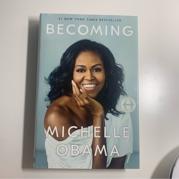 Book: Becoming by Michelle Obama - Picture 1 of 5
